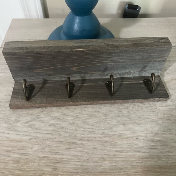 Floating wall shelf with hooks. - Picture 1 of 8